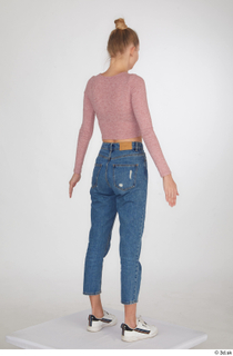 Kate Jones blue jeans casual dressed pink long sleeve t…